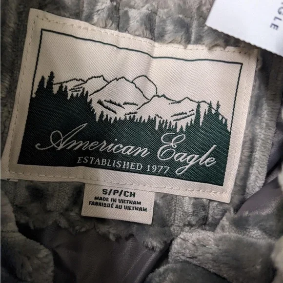 NWT American Eagle Outfitters Gray Fleece Jacket Size S - Picture 3 of 5